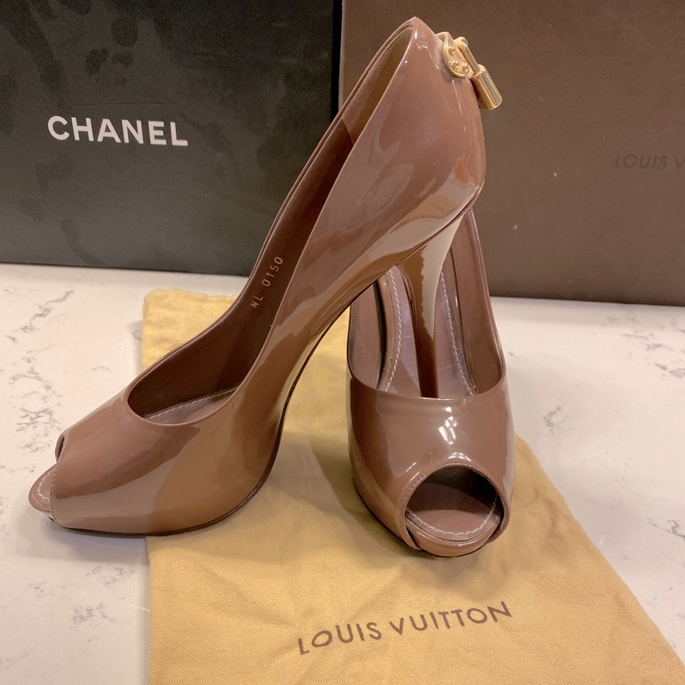 Louis Vuitton Lock Pump - Like New - Guaranteed Authentic